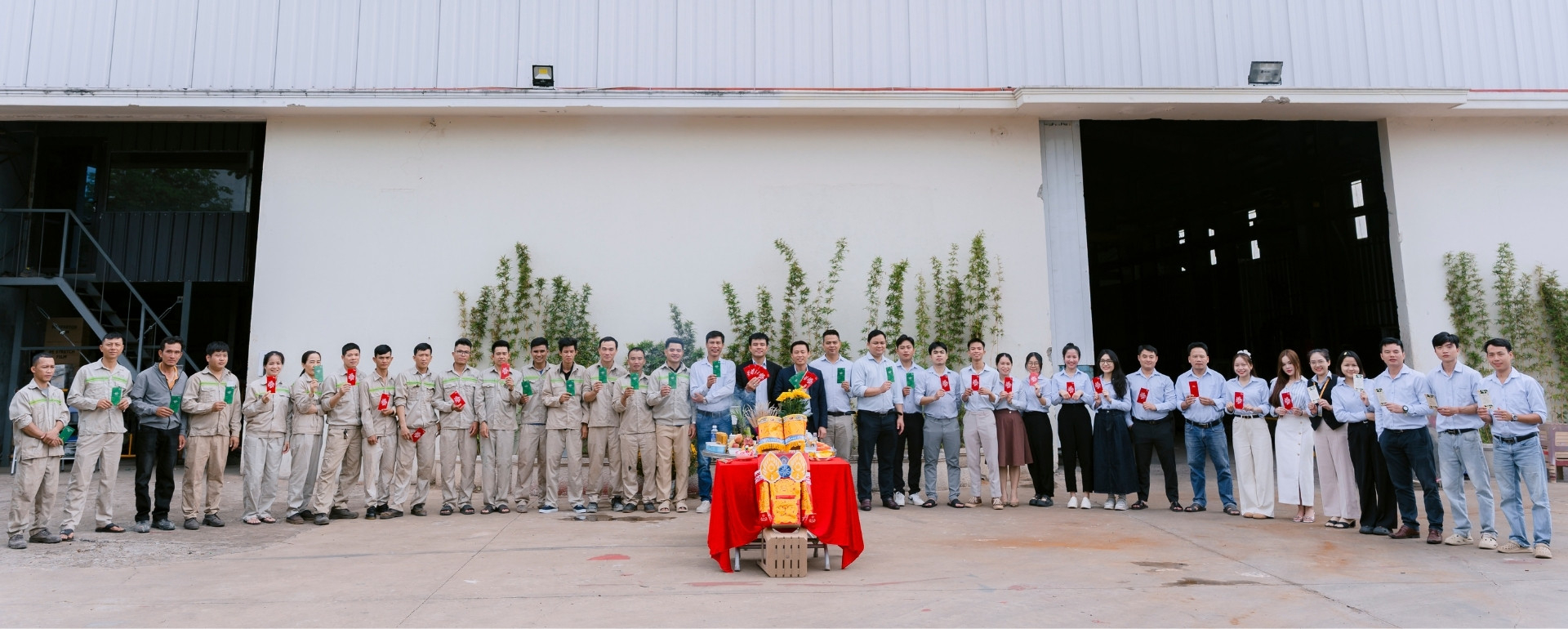 Tập thể TPT Steel